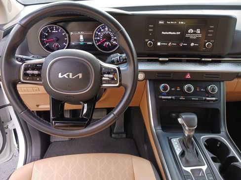 Certified 2024 Kia Carnival LX image 14