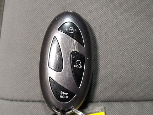Used 2025 Hyundai Elantra SEL FWD image 32