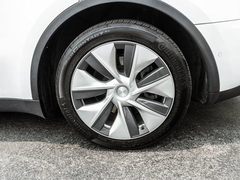 Used 2020 Tesla Model Y Long Range AWD/4WD image 26