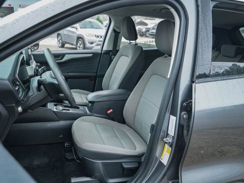 Used 2022 Ford Escape SE image 7