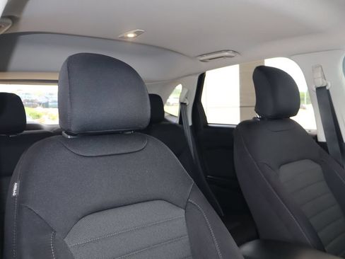 Used 2016 Ford Edge SE FWD image 40