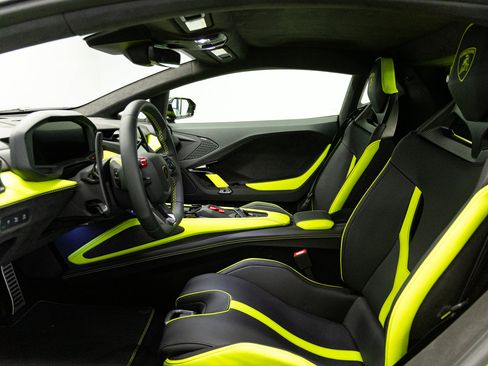 Used 2026 Lamborghini Temerario AWD/4WD image 28