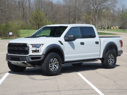Used 2017 Ford F150 Raptor w/ Equipment Group 801A Mid image 23