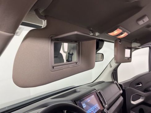 Used 2024 Nissan Frontier SV image 34