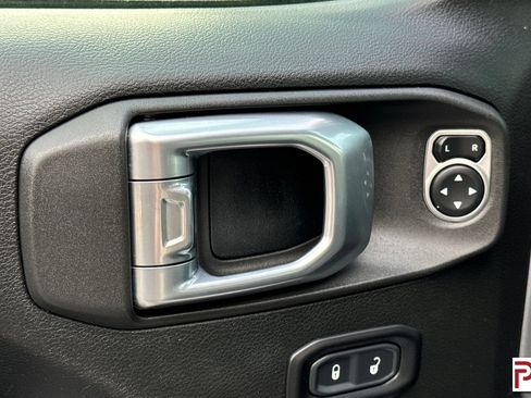 Used 2019 Jeep Wrangler Unlimited Sport S AWD/4WD image 13