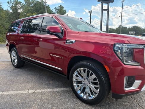 Used 2021 GMC Yukon XL Denali w/ Denali Premium Package RWD image 7