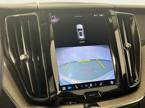 Used 2022 Volvo XC60 B5 Inscription w/ Protection Package Premier image 14