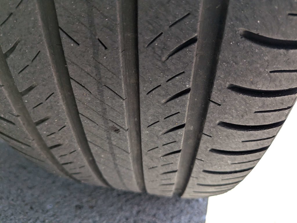 Used 2023 Ford Explorer XLT RWD image 12