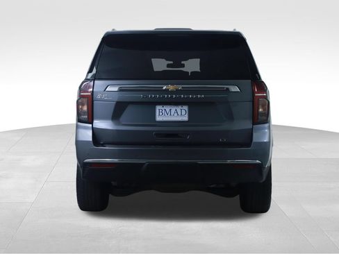 Used 2022 Chevrolet Suburban LT w/ LT Signature Plus Package RWD image 10
