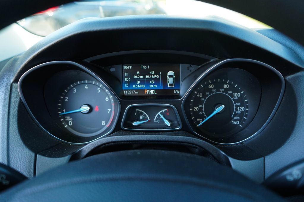 Used 2018 Ford Focus SE FWD image 25
