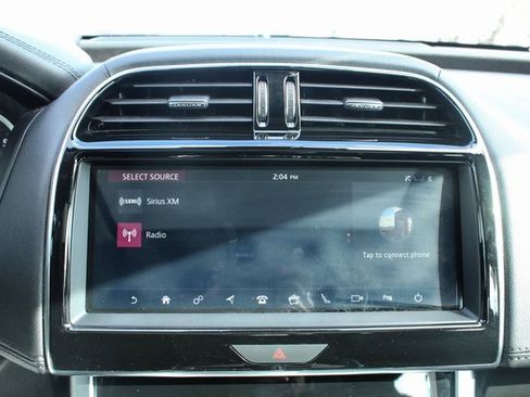 Used 2020 Jaguar XE S image 23