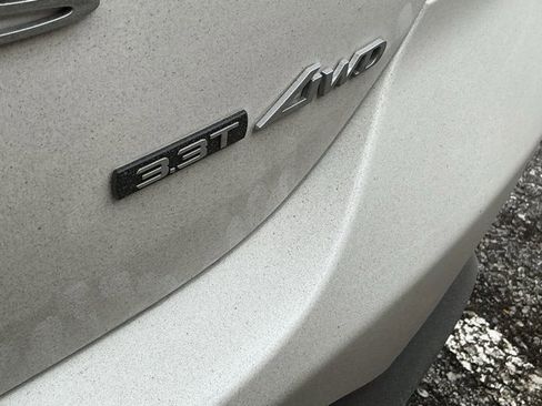 Used 2022 Genesis G70 3.3T Launch Edition image 9