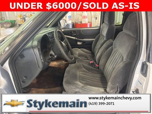 Used 2000 Chevrolet S10 Pickup LS w/ Preferred Equipment Group image 15