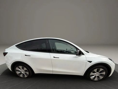Used 2021 Tesla Model Y Long Range AWD/4WD image 6