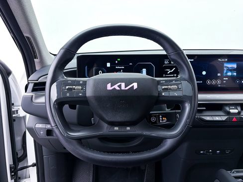 Used 2024 Kia EV9 Land AWD/4WD image 33