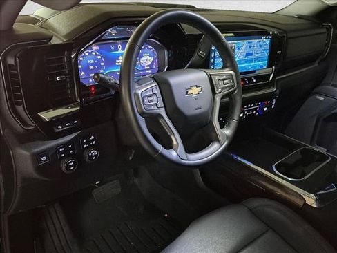 Used 2025 Chevrolet Silverado 2500 LTZ w/ LTZ Premium Package AWD/4WD image 11
