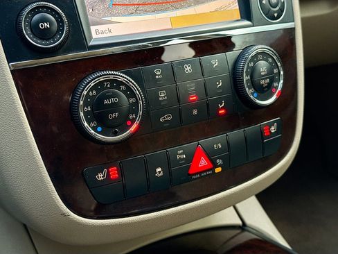 Used 2012 Mercedes-Benz R 350 4MATIC image 16