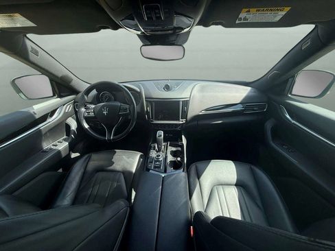 Certified 2023 Maserati Levante GT AWD/4WD image 4