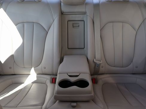 Used 2017 Chrysler 200 Limited Platinum w/ Comfort & Convenience Group image 35