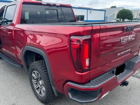 Used 2024 GMC Sierra 1500 AT4 w/ Technology Package AWD/4WD image 3