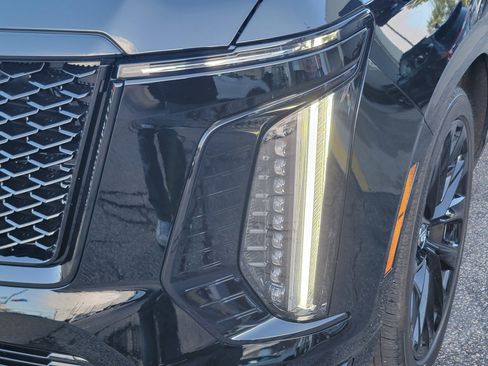 Used 2025 Cadillac Escalade Sport Platinum w/ LPO, ONYX Package image 11