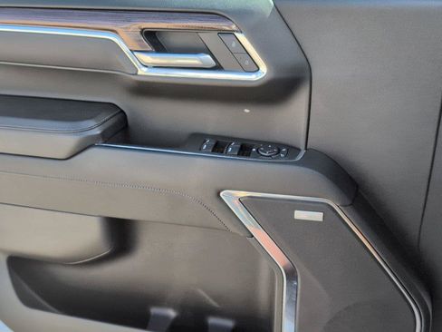 Certified 2025 Chevrolet Silverado 1500 RST AWD/4WD image 19