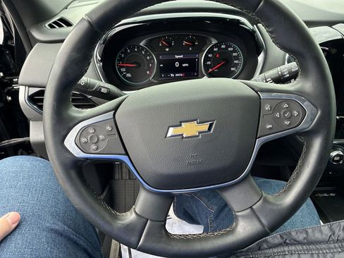 Used 2023 Chevrolet Traverse LT FWD image 14