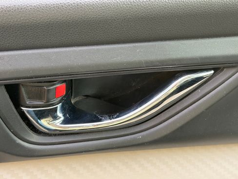 Used 2019 Subaru Ascent Premium image 9