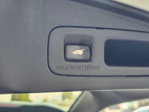Used 2022 Honda CR-V Touring image 16