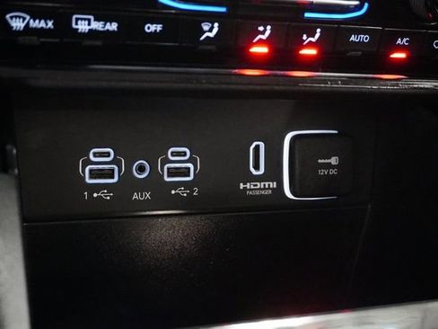 Used 2023 Jeep Grand Cherokee 4WD 4xe image 33