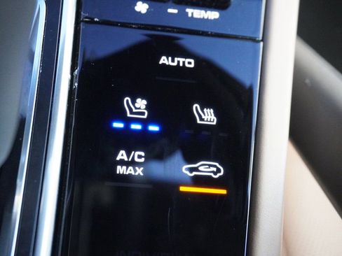 Used 2020 Porsche Cayenne Turbo AWD/4WD image 64