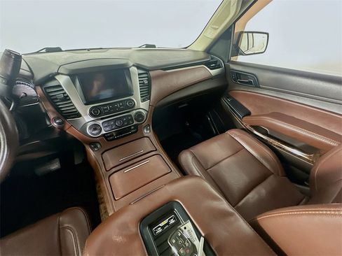 Used 2016 Chevrolet Suburban LTZ image 11