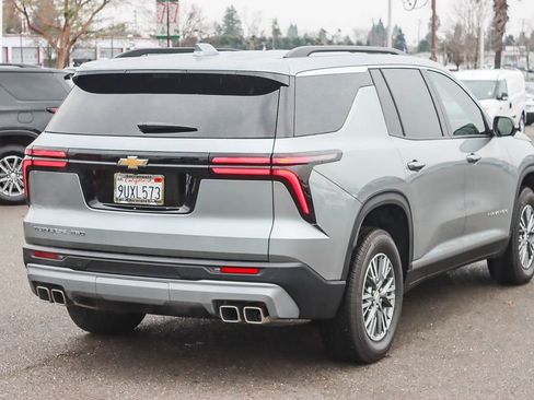 Used 2026 Chevrolet Traverse LT w/ Driver Confidence Package image 4