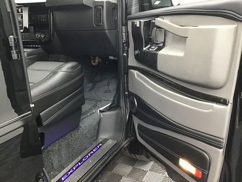 Used 2021 GMC Savana 2500 image 39