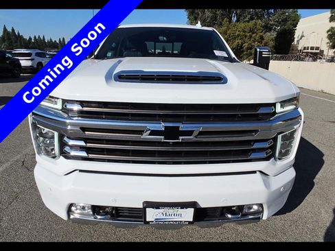 Used 2022 Chevrolet Silverado 2500 High Country w/ Z71 Off-Road Package image 12