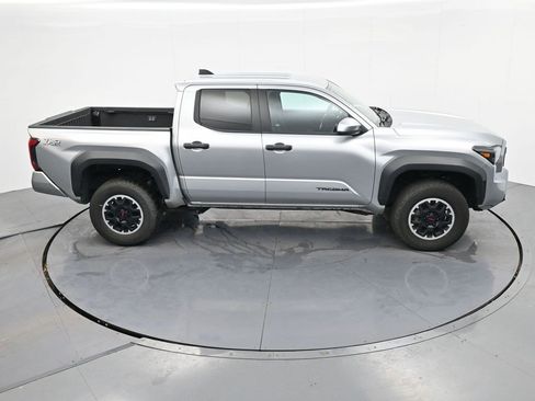 Used 2024 Toyota Tacoma TRD Off-Road image 19