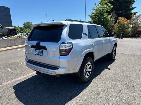 Used 2021 Toyota 4Runner TRD Off-Road Premium w/ Moonroof Package AWD/4WD image 11