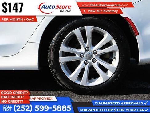 Used 2015 Chrysler 200 Limited w/ Convenience Group FWD image 9