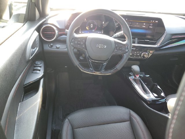 Used 2024 Chevrolet Trax RS w/ Sunroof Package FWD image 11