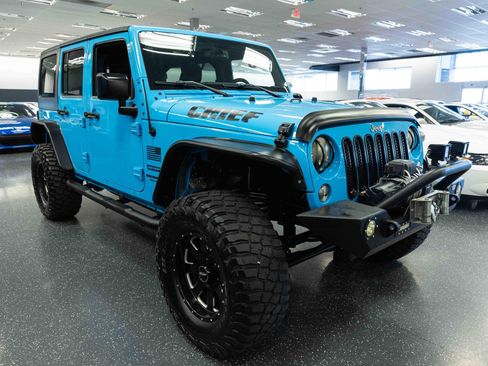 Used 2017 Jeep Wrangler Unlimited Sport w/ Quick Order Package 24S AWD/4WD image 3