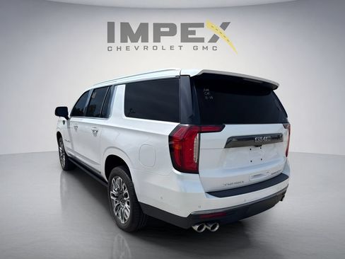 Used 2023 GMC Yukon XL Denali Ultimate AWD/4WD image 3