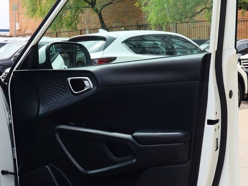 Used 2021 Kia Soul S image 29