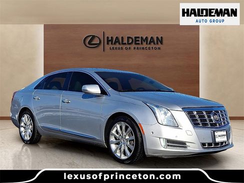 Used 2015 Cadillac XTS Luxury w/ Driver Awareness Package image 1