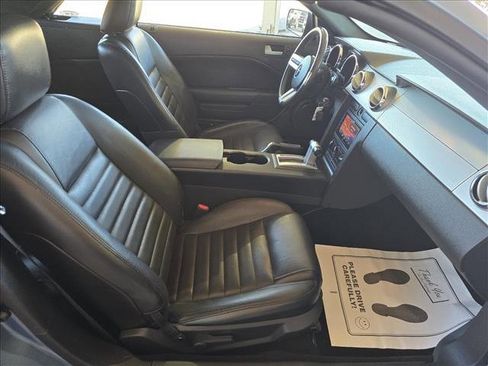 Used 2005 Ford Mustang GT Premium image 11