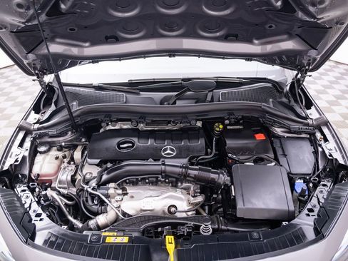 Used 2023 Mercedes-Benz GLA 250 4MATIC w/ Premium Package image 36