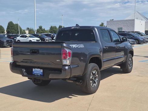Used 2021 Toyota Tacoma TRD Off-Road w/ TRD Premium Off Road Package AWD/4WD image 6