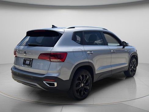 Certified 2023 Volkswagen Taos SE w/ Black Wheel Package FWD image 7