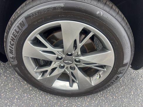 Used 2024 Genesis GV70 3.5T Sport AWD/4WD image 11