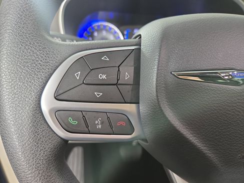 Used 2017 Chrysler Pacifica LX w/ Tire & Wheel Group image 16