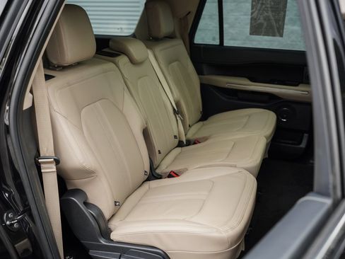 Used 2022 Ford Expedition Max Limited image 26
